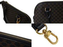 Load image into Gallery viewer, 極美品 CELINE セリーヌ ハンドバッグ ショルダーバッグ 2way マカダム柄 フィービー期 DM99/1 PVC レザーブラック ブラウン ゴールド金具 中古 4b003434