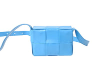 画像をギャラリービューアに読み込む, 極美品 BOTTEGA VENETA ボッテガヴェネタ キャンディーカセット ミニショルダーバッグ レザー ブルー シルバー金具 中古 4b003437