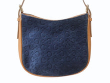 Load image into Gallery viewer, CELINE セリーヌ ワンショルダーバッグ CE00/12 マカダム スウェード レザー ネイビー ブラウン ゴールド金具 美品 中古 4b003572