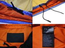 Load image into Gallery viewer, PRADA プラダ 20SS ナイロンアノラックジャケット SGB407 サイズS FRANK OCEAN着用 トライアングルロゴ マルチカラー 美品 中古 4b003629