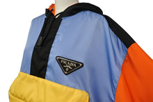 Load image into Gallery viewer, PRADA プラダ 20SS ナイロンアノラックジャケット SGB407 サイズS FRANK OCEAN着用 トライアングルロゴ マルチカラー 美品 中古 4b003629
