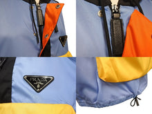 Load image into Gallery viewer, PRADA プラダ 20SS ナイロンアノラックジャケット SGB407 サイズS FRANK OCEAN着用 トライアングルロゴ マルチカラー 美品 中古 4b003629