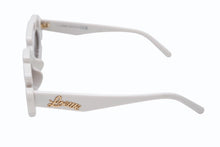 画像をギャラリービューアに読み込む, LOEWE ロエベ サングラス フラワーシェイプ PAULA&#39;s IBIZA LW40088U インジェクションナイロン イタリア製 ホワイト 美品 中古 4b003851