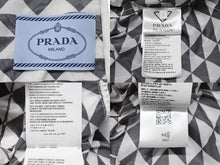 Load image into Gallery viewer, PRADA プラダ.トライアングルロゴ ナイロンパーカー ノーカラー ジャケット 29R115 ブラック ホワイト サイズ36 美品 中古 4b003877