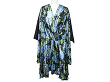 Load image into Gallery viewer, 極美品 BALENCIAGA バレンシアガ ワンピース 花柄 575428 イタリア製 レーヨン シルク ブラック マルチカラー サイズ40 中古 4b003883