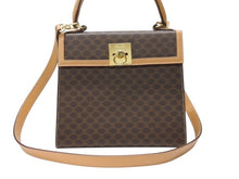 Load image into Gallery viewer, CELINE セリーヌ ハンドバッグ セリーヌ マカダム 2WAY バッグ ブラウン レザー ゴールド金具 美品 中古 4b004320