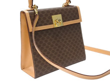 Load image into Gallery viewer, CELINE セリーヌ ハンドバッグ セリーヌ マカダム 2WAY バッグ ブラウン レザー ゴールド金具 美品 中古 4b004320