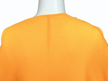 Load image into Gallery viewer, 極美品 me ISSEY MIYAKE ミー イッセイミヤケ 長袖トップス MI31FO311 フリーサイズ プリーツ オレンジ 中古 4b004464