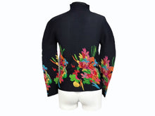 Load image into Gallery viewer, 極美品 me ISSEY MIYAKE ミー イッセイミヤケ 長袖トップス MI41FJ211 フリーサイズ ブラック マルチカラー 総柄 中古 4b004466