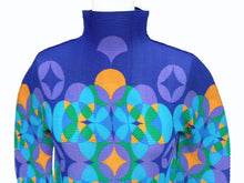 Load image into Gallery viewer, 極美品 me ISSEY MIYAKE ミー イッセイミヤケ 長袖トップス MI11FJ141 フリーサイズ プリーツ ハイネック マルチカラー 中古 4b004475