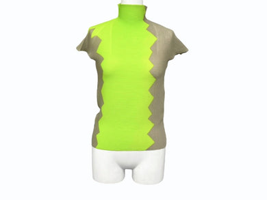 極美品 ISSEY MIYAKE イッセイミヤケ PLEATS (T.) プリーツ 半袖トップス MM02FT909 サイズM サンドベージュ グリーン 中古 4b004502