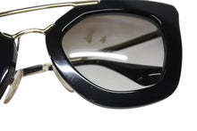 画像をギャラリービューアに読み込む, PRADA プラダ サングラス サイドロゴ SPR AB-0A7 ブラック ゴールド サイズ49□26 美品 中古 4b004631