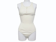 Load image into Gallery viewer, CELINE セリーヌ ボディスーツ トップス 2A08V372N ハーフジップ サイドロゴ コットンリブ アイボリー 美品 中古 4b004935