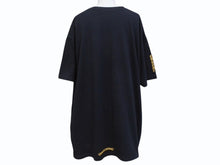 画像をギャラリービューアに読み込む, CHROME HEARTS クロムハーツ ダガー 半袖Tシャツ サイズXXL スクロールラベル ロゴプリント ブラック イエロー 美品 中古 4b004959