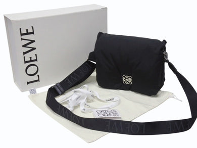 新品未使用 LOEWE ロエベ ショルダーバッグ GOYA PUFFER アナグラム B896G22X01 ナイロン カーフ ブラック シルバー金具 中古 4b005007