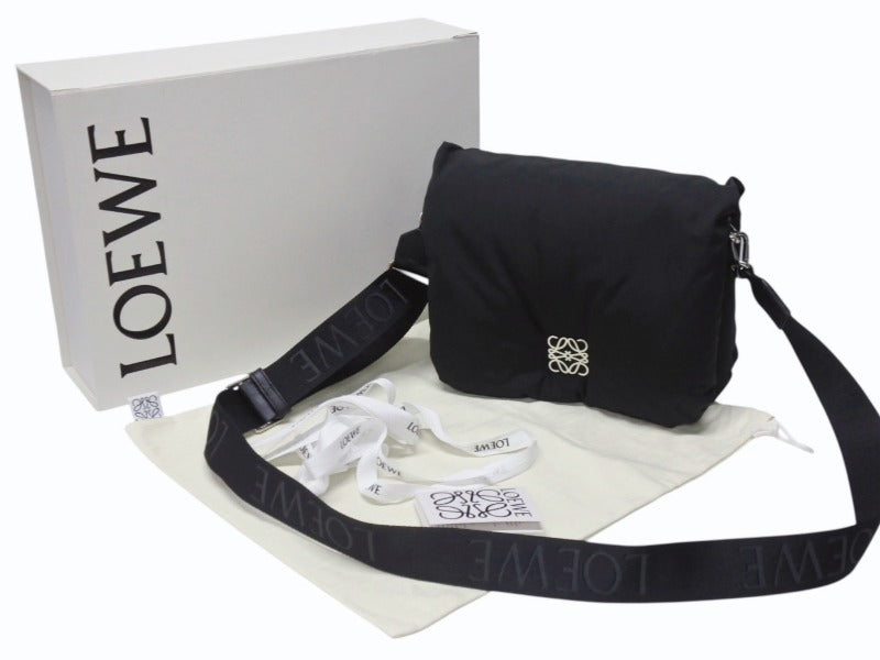 新品未使用 LOEWE ロエベ ショルダーバッグ GOYA PUFFER アナグラム B896G22X01 ナイロン カーフ ブラック シルバー金具 中古 4b005007