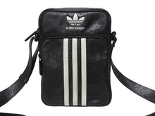 Load image into Gallery viewer, BALENCIAGA × adidas バレンシアガ アディダス コラボ スモール クロスボディ ショルダーバッグ ブラック ラムスキン ロゴ 721850 美品 中古 4b005060