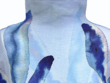 Load image into Gallery viewer, 極美品 me ISSEY MIYAKE ミーイッセイミヤケ 長袖カットソー MI41FJ631 フリーサイズ プリーツ ハイネック ブルー 中古 4b005077