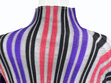 Load image into Gallery viewer, 極美品 ISSEY MIYAKE イッセイミヤケ PLEATS (T.) 半袖トップス PP68FK845 サイズ3 プリーツ マルチカラー 中古 4b005081