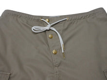 Load image into Gallery viewer, 極美品 CELINE セリーヌ カーゴショーツ ショートパンツ 2Z168004N サイズ36 カットオフ ベージュ 中古 4b005089