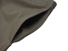 Load image into Gallery viewer, 極美品 CELINE セリーヌ カーゴショーツ ショートパンツ 2Z168004N サイズ36 カットオフ ベージュ 中古 4b005089