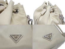 Load image into Gallery viewer, 極美品 PRADA プラダ ハンドバッグ 巾着型 ロゴプレート Re-Nylon ポーチ 1NS369 ナイロン ベージュ 中古 4b005304