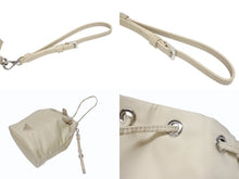 Load image into Gallery viewer, 極美品 PRADA プラダ ハンドバッグ 巾着型 ロゴプレート Re-Nylon ポーチ 1NS369 ナイロン ベージュ 中古 4b005304
