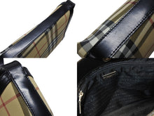 画像をギャラリービューアに読み込む, 極美品 BURBERRY バーバリー ノヴァチェック 2000年代 ワンショルダーバッグ PVC レザー ベージュ ブラック シルバー金具 中古 4b005309