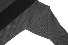 Load image into Gallery viewer, 極美品 ISSEY MIYAKE イッセイミヤケ PLEATS PLEASE プリーツプリーズ 長袖トップス PP63-JK404 サイズF ハイネック 中古 4b005380