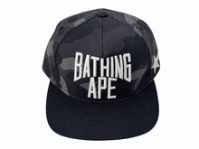画像をギャラリービューアに読み込む, 新品未使用 A BATHING APE アベイシングエイプ RSVP 2015年 コラボ BAPE キャップ 帽子 カモ柄 ホワイト ブラック 中古 4b005638