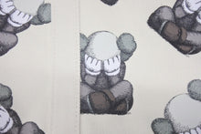 画像をギャラリービューアに読み込む, 新品未使用 UNIQLO KAWS ユニクロ カウズ KAWS TOKYO FIRST トートバッグ キャンバス オフホワイト 総柄 中古 4b005653