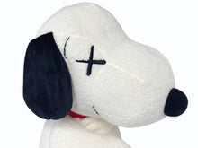 画像をギャラリービューアに読み込む, 新品未使用 UNIQLO KAWS ユニクロ カウズ スヌーピー ぬいぐるみ ポリエステル オフホワイト サイズM 中古 4b005654