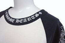 Load image into Gallery viewer, CHROME HEARTS クロムハーツ ラグラン 七分袖Tシャツ サイズM ホワイト ブラック ネックロゴ オールドクロス ホースシュー 良品 中古 4b005660