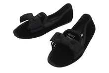 画像をギャラリービューアに読み込む, 極美品 MIUMIU ミュウミュウ 24FW フラットパンプス 5S088E サイズ37 ベルベット レザー ラバー ブラック ロゴプレート 中古 4b005735