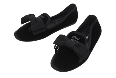 極美品 MIUMIU ミュウミュウ 24FW フラットパンプス 5S088E サイズ37 ベルベット レザー ラバー ブラック ロゴプレート 中古 4b005735