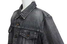 Load image into Gallery viewer, 極美品 SAINT LAURENT サンローラン 18AW ウォッシュド デニム ジャケット ブラック コットン ダメージ加工 527407 サイズM 中古 4b005776