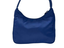 Load image into Gallery viewer, 極美品 PRADA プラダ ホーボー ハンドバッグ トライアングルロゴ 三角プレートロゴ ブルー ナイロン シルバー金具 イタリア製 中古 4b005840