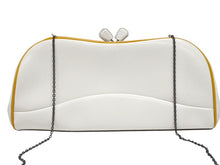 Load image into Gallery viewer, PRADA プラダ 2WAY クラッチバッグ ショルダーバッグ がま口 レザー ホワイト シルバー金具 美品 中古 4b005846