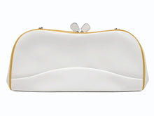 Load image into Gallery viewer, PRADA プラダ 2WAY クラッチバッグ ショルダーバッグ がま口 レザー ホワイト シルバー金具 美品 中古 4b005846