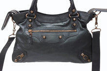 Load image into Gallery viewer, BALENCIAGA バレンシアガ City Giant シティ ジャイアント 2WAYバッグ ハンドバッグ ショルダーバッグ モスグリーン 美品 中古 4b005864