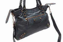 Load image into Gallery viewer, BALENCIAGA バレンシアガ City Giant シティ ジャイアント 2WAYバッグ ハンドバッグ ショルダーバッグ モスグリーン 美品 中古 4b005864