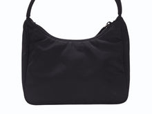 Load image into Gallery viewer, 極美品 PRADA プラダ ホーボー ワンショルダーバッグ MV515 トライアングルロゴ 三角ロゴプレート ナイロン ブラック 中古 4b005866