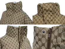 Load image into Gallery viewer, 極美品 BALENCIAGA × GUCCI バレンシアガ グッチ 22AW ハッカー プロジェクト BB柄 パファー ダウンジャケット YZERR私物 ベージュ サイズ46 681885 中古 4b005880