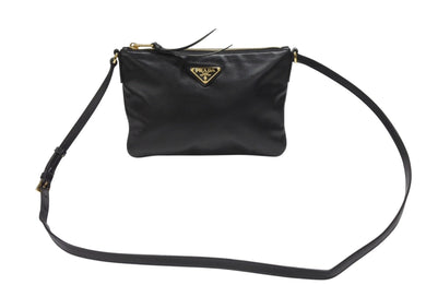 極美品 PRADA プラダ ショルダーバッグ 斜め掛けバッグ ミニバッグ トライアングルロゴ レザー ブラック ゴールド金具 中古 4b005933