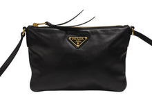 画像をギャラリービューアに読み込む, 極美品 PRADA プラダ ショルダーバッグ 斜め掛けバッグ ミニバッグ トライアングルロゴ レザー ブラック ゴールド金具 中古 4b005933