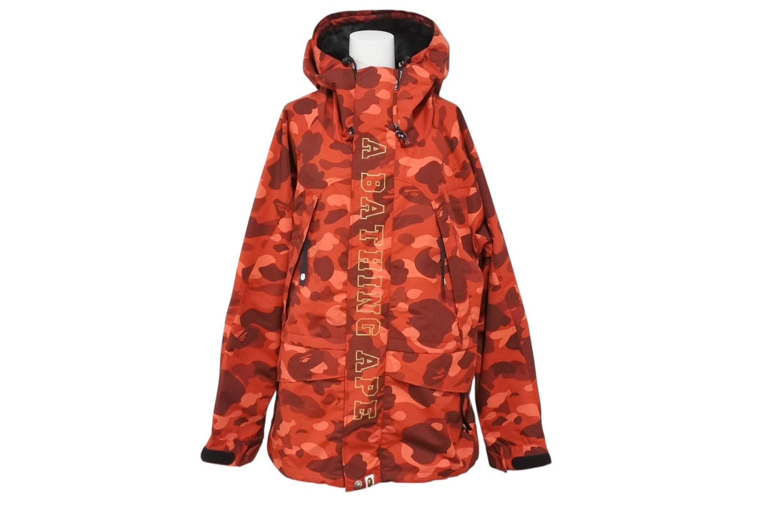 極美品 A BATHING APE アベイシングエイプ スノーボードジャケット カモ柄 1ST 0ZXLJM140003M ナイロン レッド サイズL 中古 4b006111