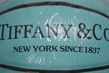 画像をギャラリービューアに読み込む, 新品未使用 TIFFANY&amp;Co. × Spalding ティファニー スポルティング バスケットボール インテリア ロゴ ティファニーブルー 合皮 中古 4b006185