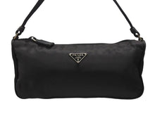 画像をギャラリービューアに読み込む, PRADA プラダ ハンドバッグ アクセサリーポーチ トライアングルロゴ イタリア製 ナイロン ブラック シルバー金具 美品 中古 4b006625