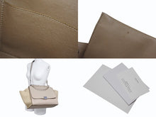 Load image into Gallery viewer, 極美品 CELINE セリーヌ ハンドバッグ 2WAY ショルダーバッグ トラペーズ ベージュ レザー シルバー金具 中古 4b006803