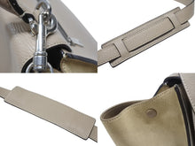 Load image into Gallery viewer, 極美品 CELINE セリーヌ ハンドバッグ 2WAY ショルダーバッグ トラペーズ ベージュ レザー シルバー金具 中古 4b006803